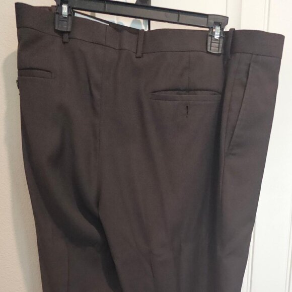 Valenti Uomo Suit 2 pc 42L x 36x32 pants Brown - Picture 7 of 9